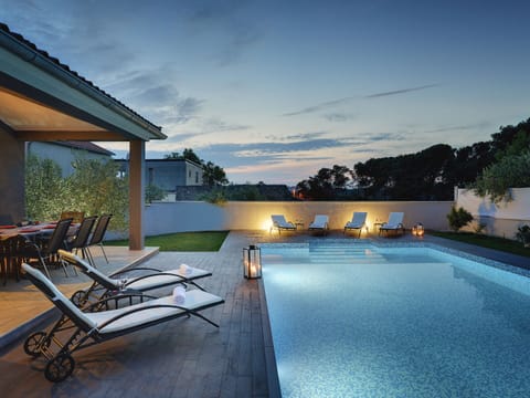 Villa | Pool | Indoor pool, outdoor pool