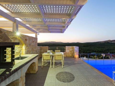 Villa | Pool | Indoor pool, outdoor pool