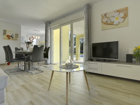 Villa | Dining