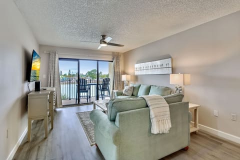 Land's End 4-202 Bay Front - Premier