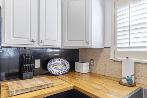 Fully furnished kitchen