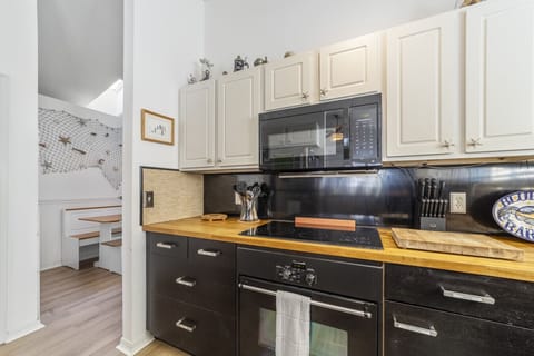 Fully furnished kitchen