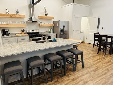 Kitchen, dining & laundry