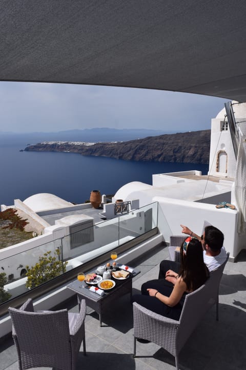 Deluxe Suite, Hot Tub, Sea View | Terrace/patio
