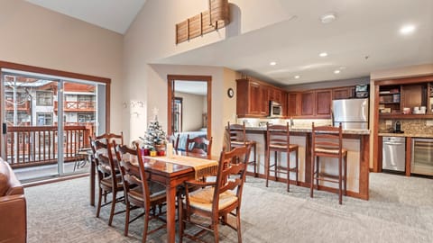 Dining area and kitchen 