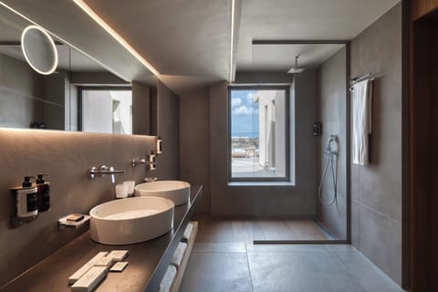 Sapphire Executive Suite with Outdoor Heated Plunge Pool & Hydromassage - Sea View | Bathroom | Shower, rainfall showerhead, hair dryer, bathrobes