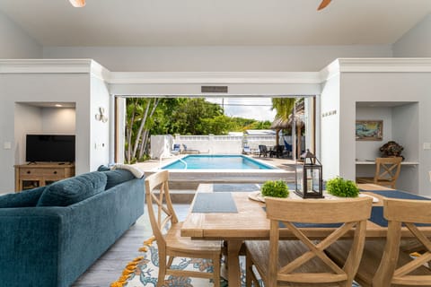 Welcome to Southernmost Swim & Social Club 