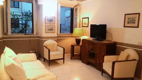 Classic Apartment | Living area | LED TV
