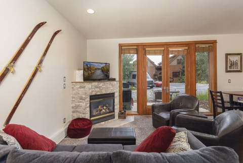 Cozy main living area with gas fireplace. 