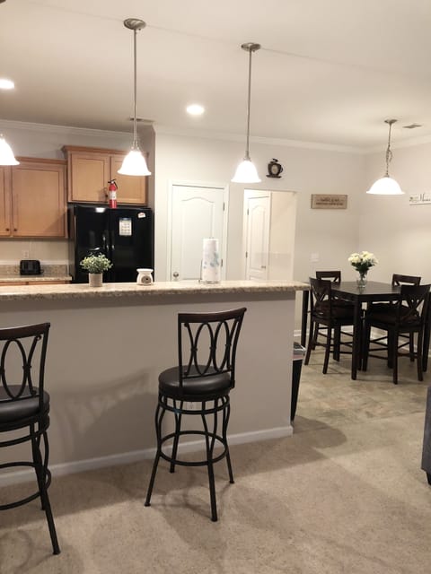 Kitchen/ Breakfast bar