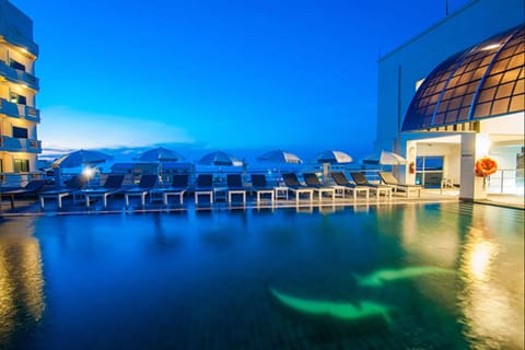 2 outdoor pools, pool umbrellas, sun loungers