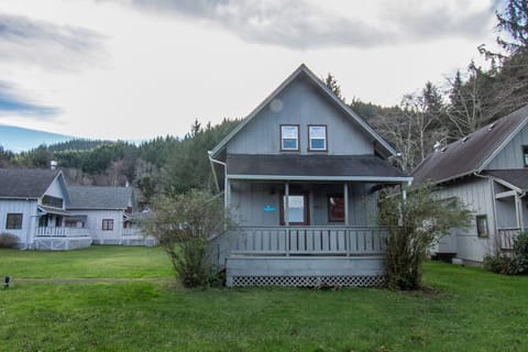 Welcome to River Walk Cabin!