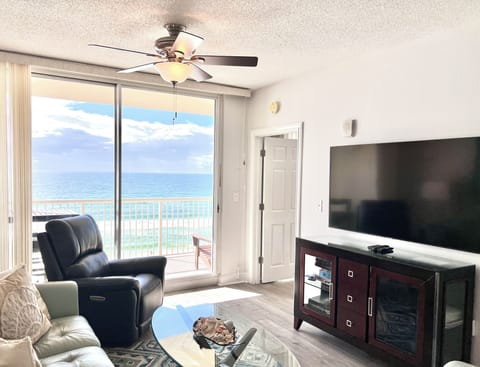 Unobstructed Gulf-front views from this 6th-floor beachfront 3BR.
