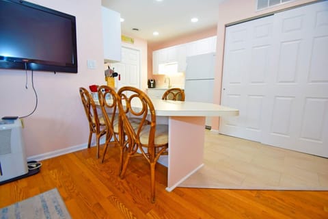 Condo, 2 Bedrooms | Dining