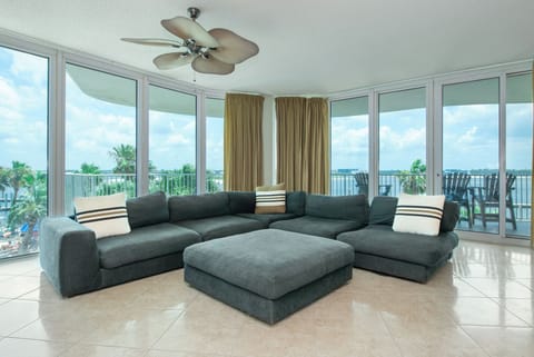 Caribe Resort B202 Living Room