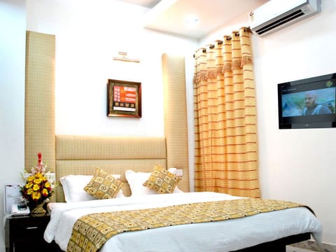 Minibar, free WiFi