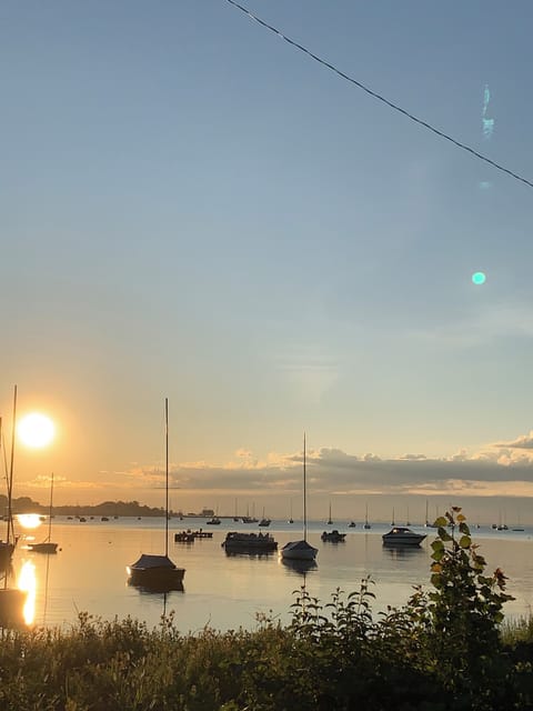 Crystal Beach (Bay Beach)is 5 minutes away from The York house