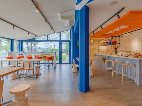 Daily buffet breakfast (EUR 9.9 per person)