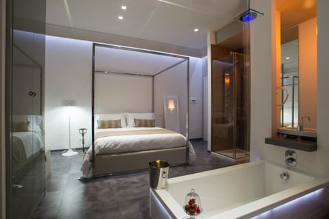 Matrimoniale Deluxe | Minibar, in-room safe, blackout drapes, soundproofing