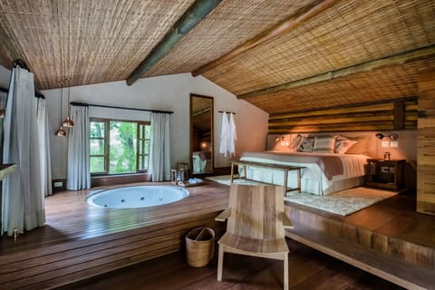 Luxury Chalet, Jetted Tub | Jetted tub
