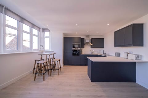 Breakfast bar