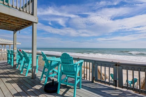 Lower Oceanfront Deck