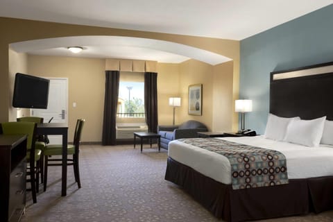 Pillowtop beds, desk, soundproofing, iron/ironing board