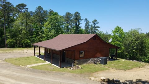 Two bedroom,full front n back covered patio.