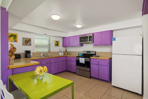 Villa #1
Spacious, fully stocked kitchen area.