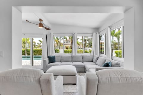 House, 3 Bedrooms | Living area | TV