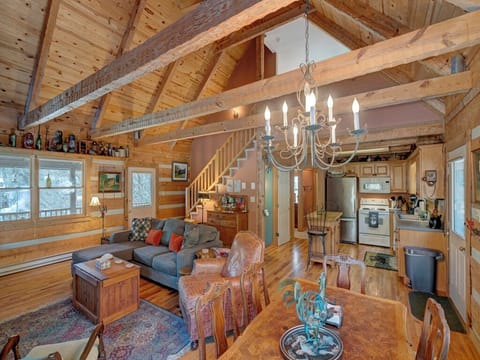 Open Floor Plan--- Kitchen/Dining/Living Rooms