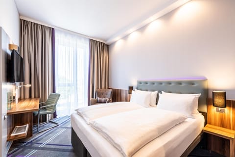 Standard Double Room | In-room safe, soundproofing, iron/ironing board, free WiFi