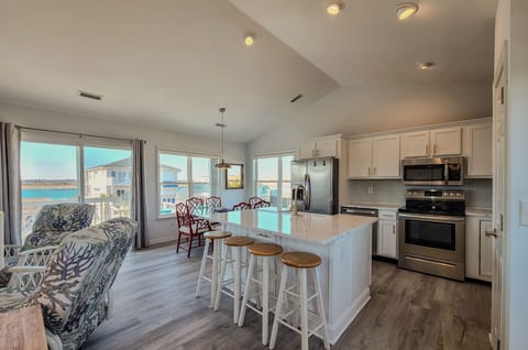 1421 Carolina Blvd (Reel Em In [Int Ext]) - watermarked-01