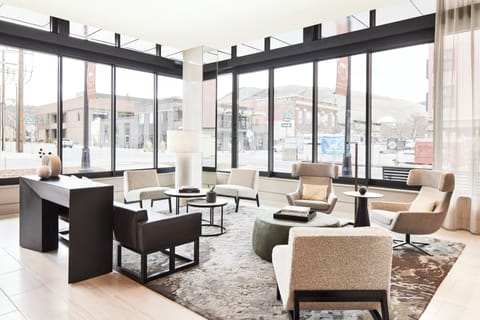 2 bars/lounges, rooftop bar