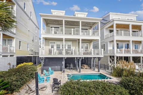 Spend a week at Diamond in Ruff for a luxurious beach vacation.