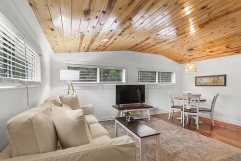 Back Bay Bungalow (5)