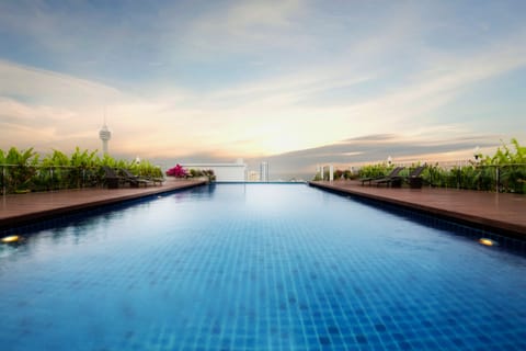 3 outdoor pools, sun loungers
