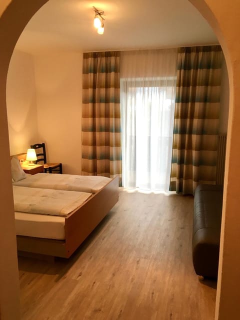 Desk, cribs/infant beds, free WiFi, bed sheets