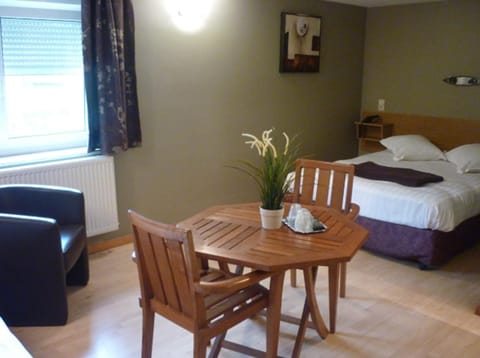 Standard Double Room | Desk, free cribs/infant beds, rollaway beds, free WiFi