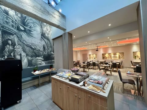Daily buffet breakfast for a fee