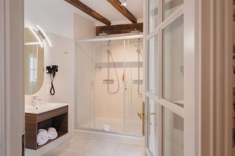 Suite, Multiple Beds, Non Smoking | Premium bedding, in-room safe, individually decorated, desk