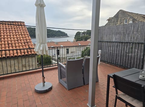 Apartment (One Bedroom Apartment) | Terrace/patio