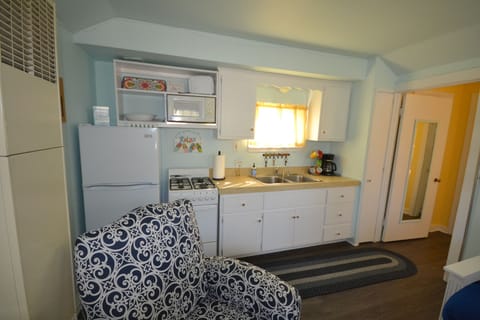 Living/Kitchen Area - Living/kitchen area.