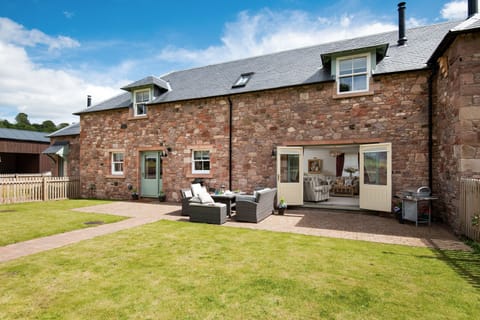 Dryburgh Steading Two - garden and outside seating area