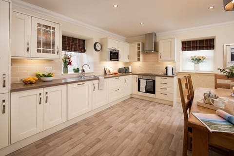 Dryburgh Steading Four - kitchen