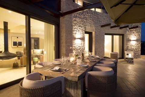 Villa | Dining