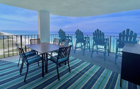 Very Large Covered Balcony