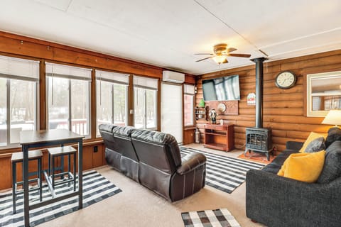 East Stroudsburg Vacation Rental | 3BR | 2.5BA | 1,800 Sq Ft | 2 Floors