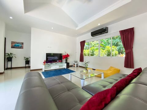 Family Villa, 4 Bedrooms, Private Pool, Mountain View | Living area | Flat-screen TV