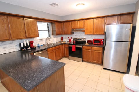 Full large kitchen